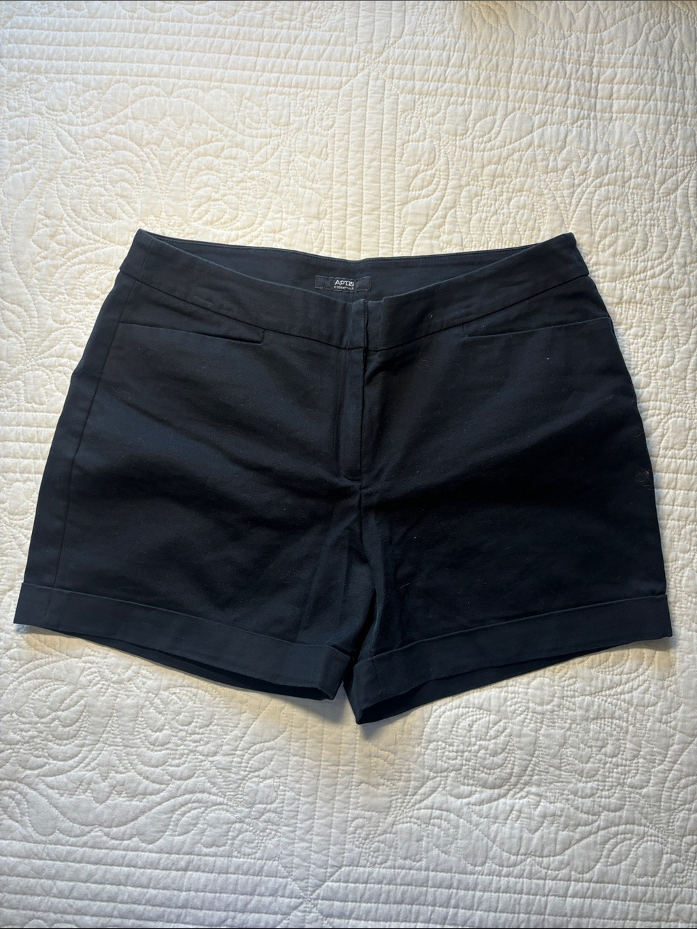 Apt. 9 Black Cuffed Tailored Women's Shorts